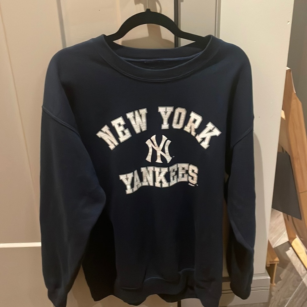 Stitches New York Yankees hoodless sweatshirt size Large